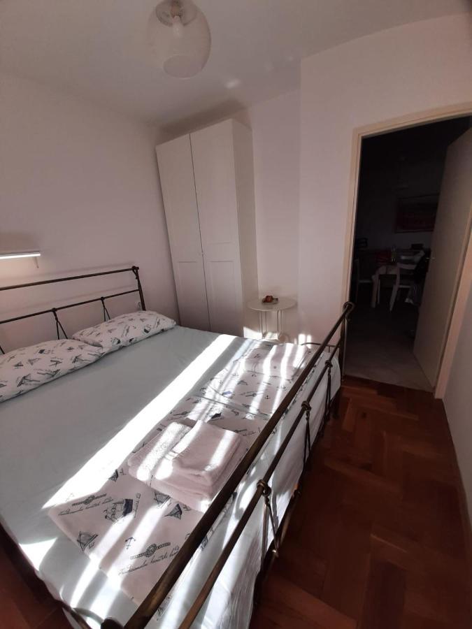 Cosy, Sea View Apartment Porat โพราต ภายนอก รูปภาพ