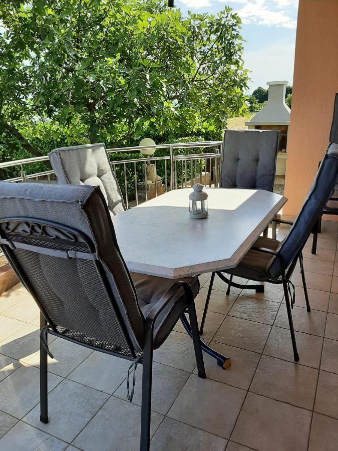 Cosy, Sea View Apartment Porat โพราต ภายนอก รูปภาพ