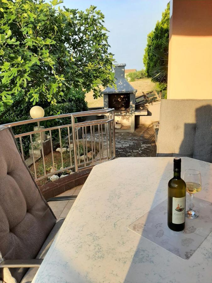 Cosy, Sea View Apartment Porat โพราต ภายนอก รูปภาพ