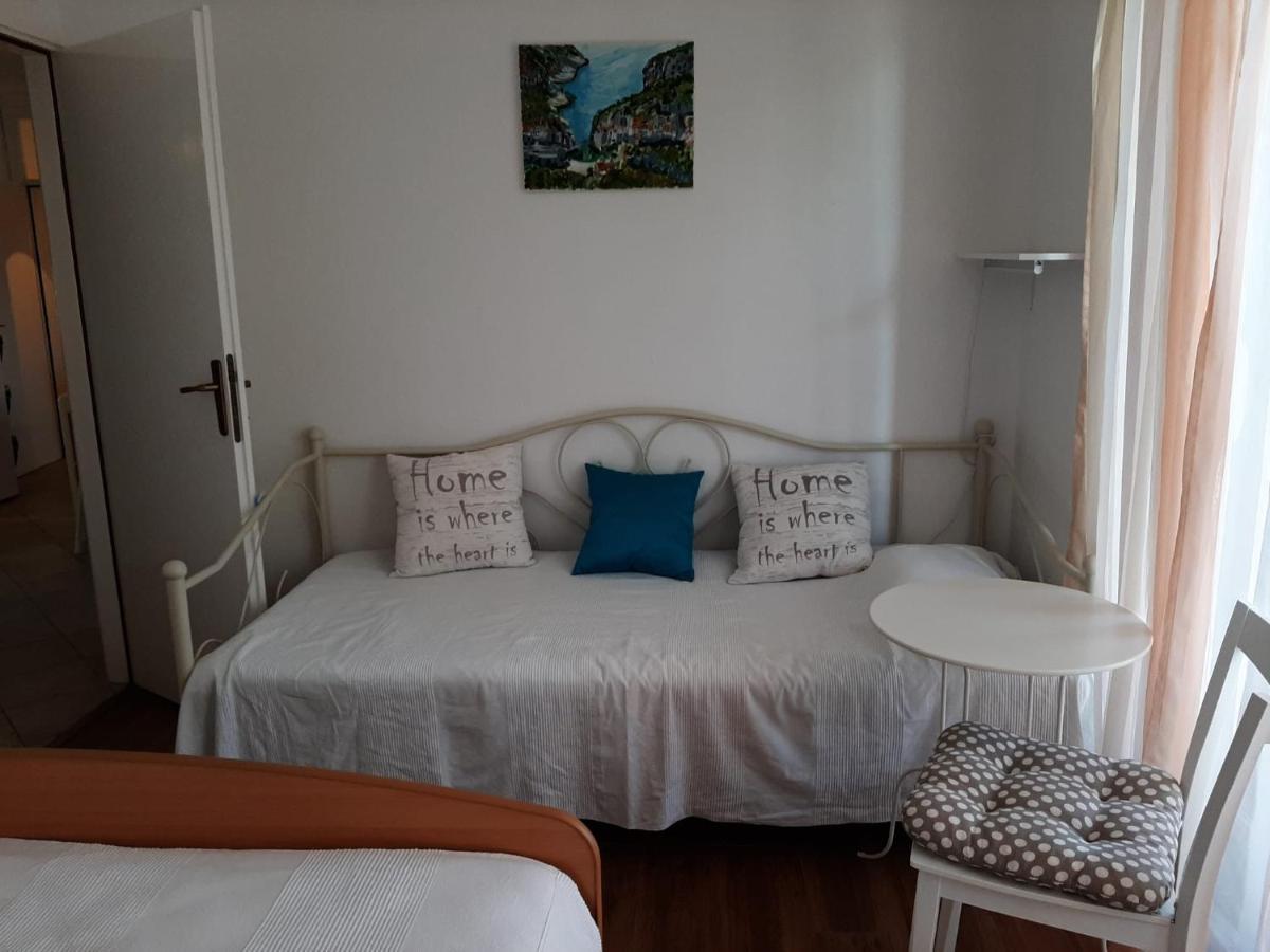 Cosy, Sea View Apartment Porat โพราต ภายนอก รูปภาพ