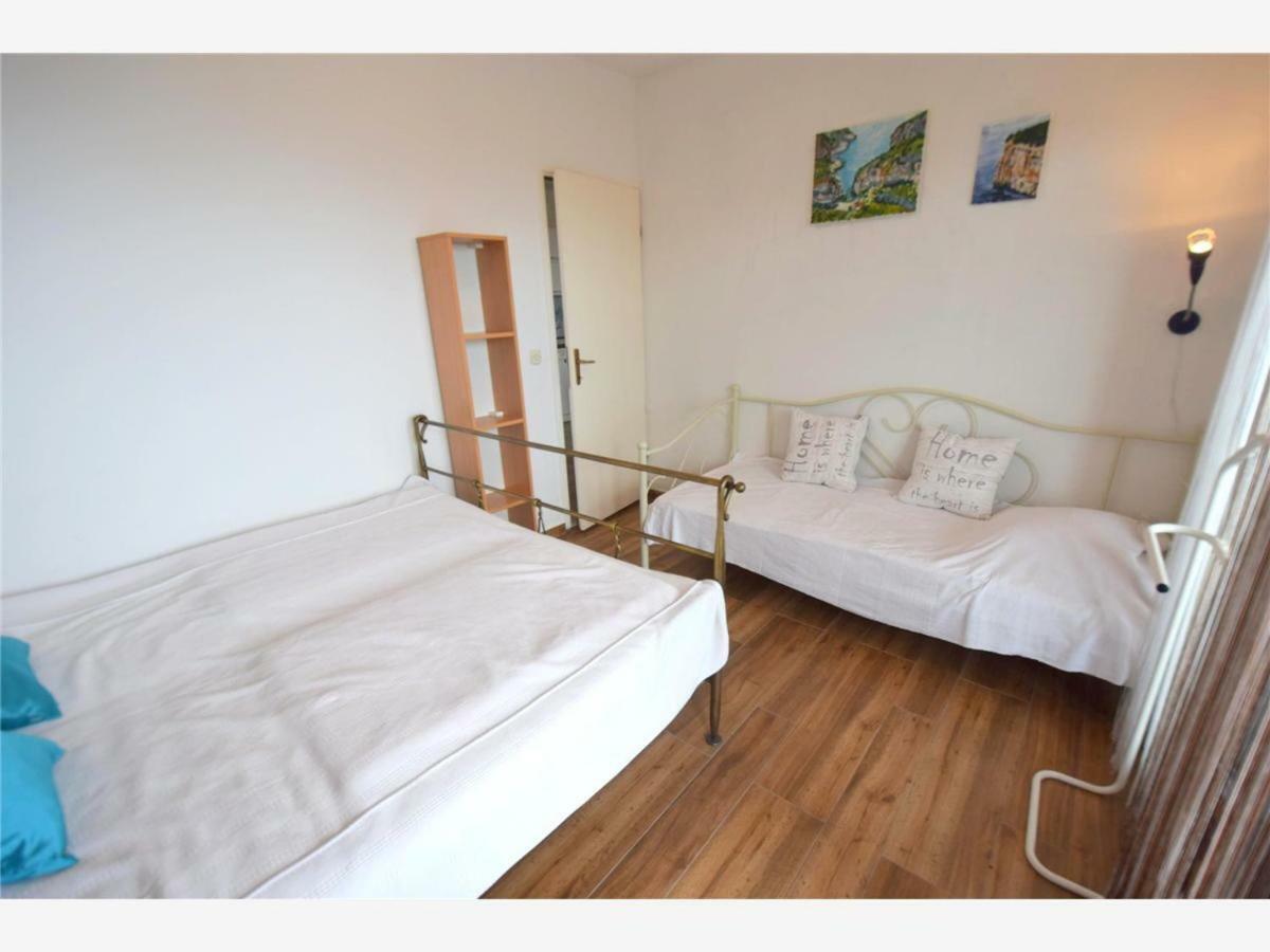 Cosy, Sea View Apartment Porat โพราต ภายนอก รูปภาพ